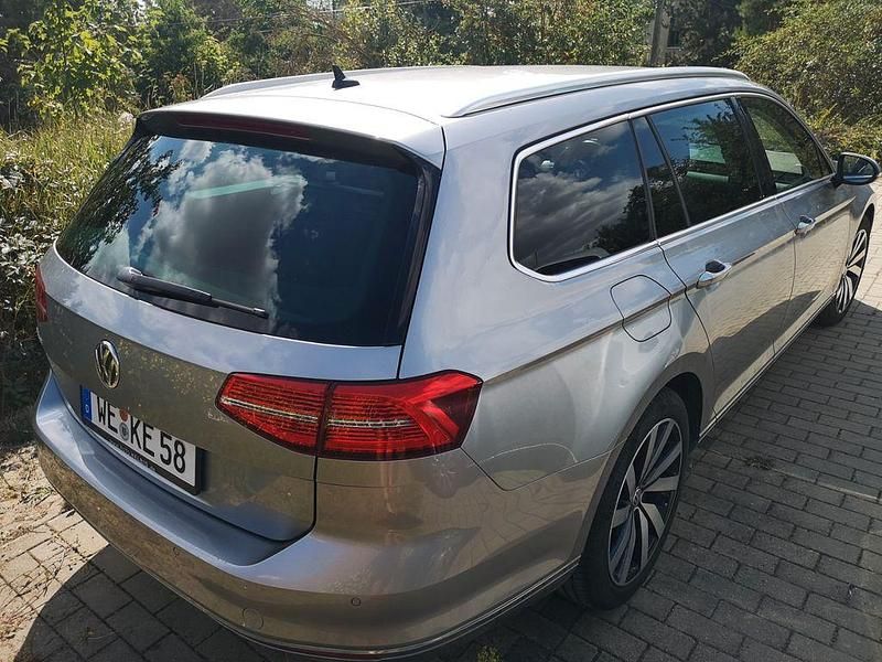 Gebraucht VW Passat Highline 150 PS (110 kW) 2018 Silber Kombi