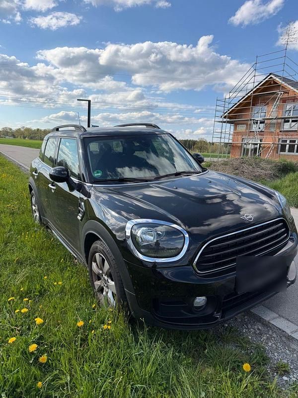 Second-hand Mini ONE 102 CP (75 kW) 2018 Negru Hatchback