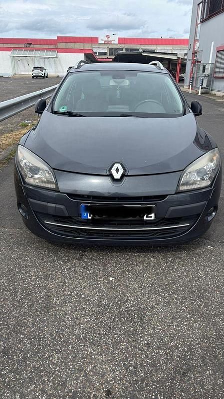 Schwarz Gebraucht 2011 Renault Mégane GrandTour Bose Edition Kombi | 2.000 € (Superpreis) - Bild 1/4