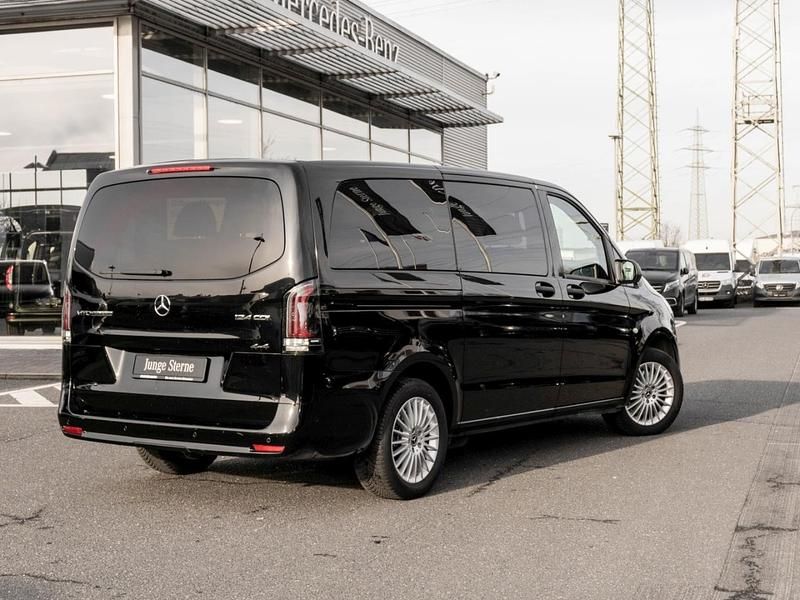 Gebraucht Mercedes Vito 237 PS (174 kW) 2025 Obsidianschwarz metallic Van