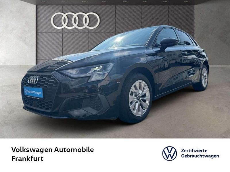 Brillantschwarz Gebraucht 2022 Audi A3 e-tron Basis Kleinwagen | 24.880 € (Fairer Preis) - Bild 1/4