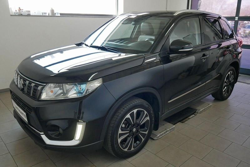 Gebraucht Suzuki Vitara 140 PS (102 kW) 2019 Schwarz SUV