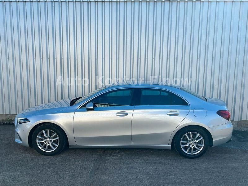 Gebraucht Mercedes A200 Progressive 163 PS (119 kW) 2020 Silber Limousine