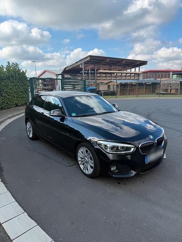 Schwarz Gebraucht 2015 BMW 118 M Sport Kleinwagen | 11.999 € (Fairer Preis) - Bild 1/4