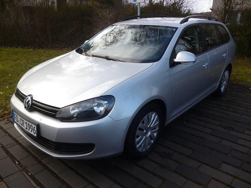 Gebraucht VW Golf VI 105 PS (77 kW) 2011 Silber Kleinwagen