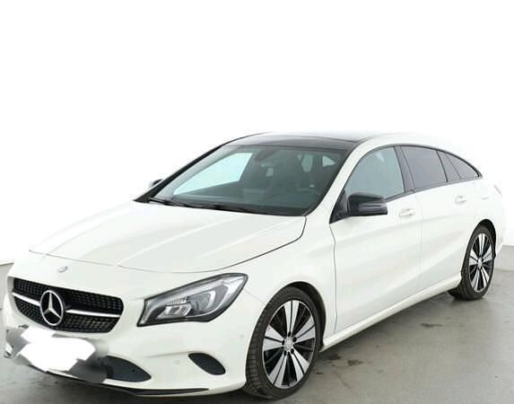 Weiß Gebraucht 2018 Mercedes CLA220 Limousine | 21.500 € (Etwas zu teuer) - Bild 1/4