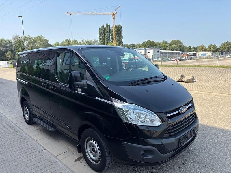 Schwarz Gebraucht 2016 Ford Tourneo Custom Titanium Kombi | 17.900 € (Guter Preis) - Bild 1/4