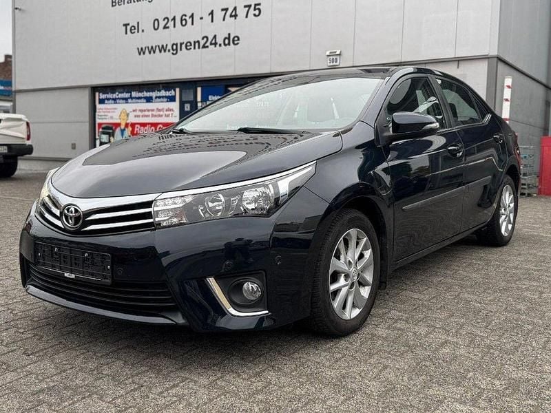 Blau Gebraucht 2014 Toyota Corolla Life+ Limousine | 11.390 € (Fairer Preis) - Bild 1/4