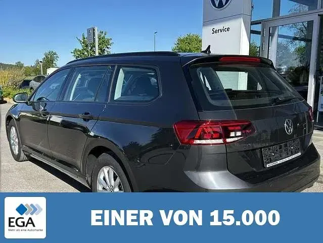 Gebraucht VW Passat 122 PS (89 kW) 2024 Grau metallic Kombi