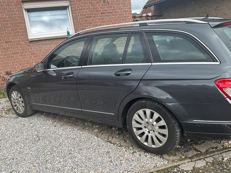 Gebraucht Mercedes C230 Elegance 2008 Grau Kombi