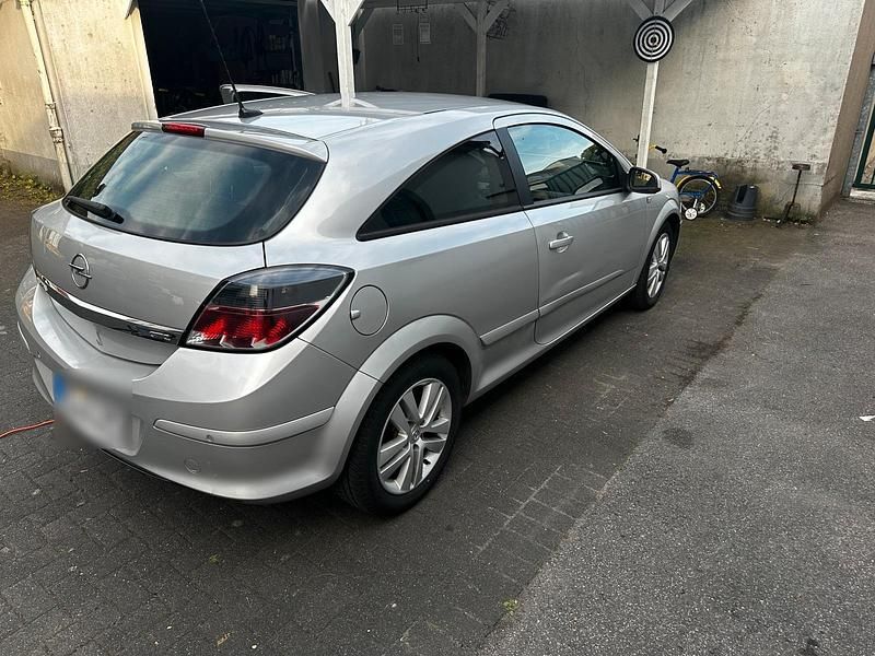Silber Gebraucht 2008 Opel Astra Coupé | 2.600 € (Guter Preis) - Bild 1/4