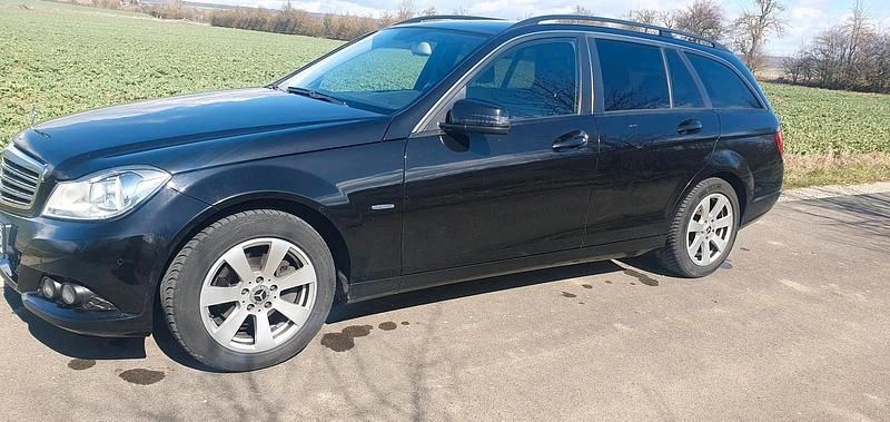 Gebraucht Mercedes C200 136 PS (100 kW) 2011 Schwarz Kombi