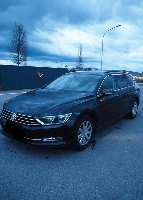 Gebraucht VW Passat 150 PS (110 kW) 2018 Schwarz Kombi