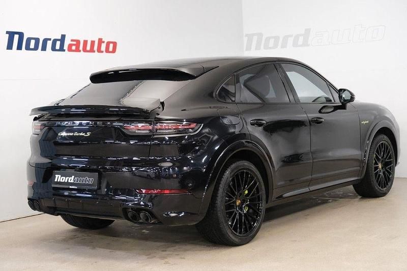 Gebraucht Porsche Cayenne Turbo S 680 PS (500 kW) 2020 Schwarz SUV