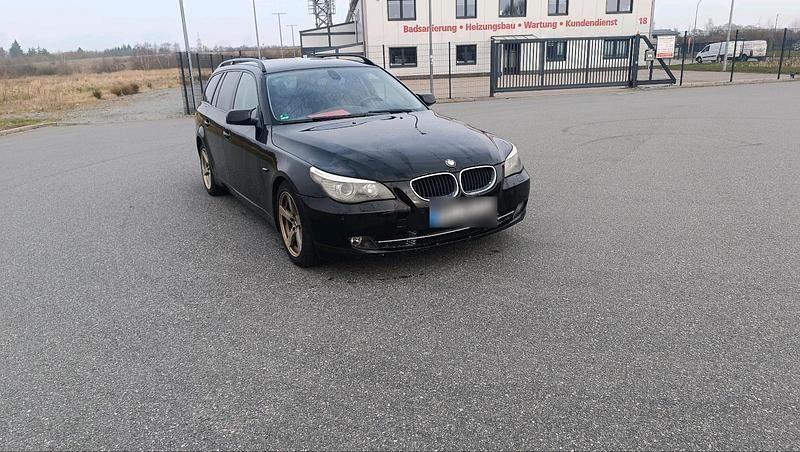 Gebraucht BMW 525 197 PS (144 kW) 2008 Schwarz Kombi