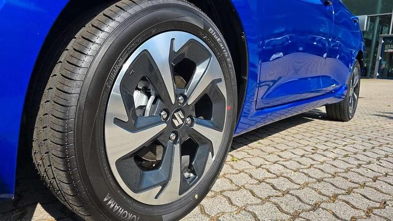 Neu Suzuki Swift Comfort+ 83 PS (61 kW) 2025 Hellblau Kleinwagen