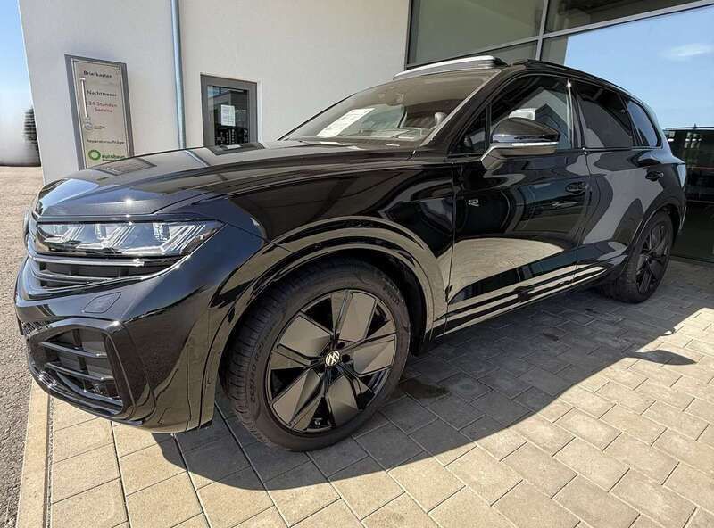 Schwarz Gebraucht 2025 VW Touareg R-line SUV | 84.990 € - Bild 1/4