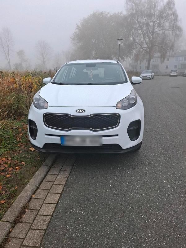 Weiß Gebraucht 2017 Kia Sportage SUV | 12.450 € (Guter Preis) - Bild 1/4