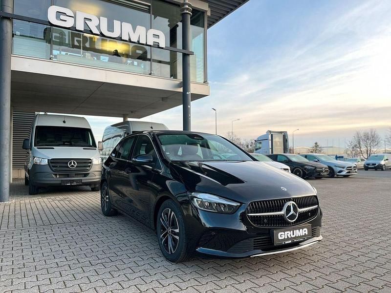 Gebraucht Mercedes B200 Progressive 163 PS (119 kW) 2026 Schwarz Kleinwagen