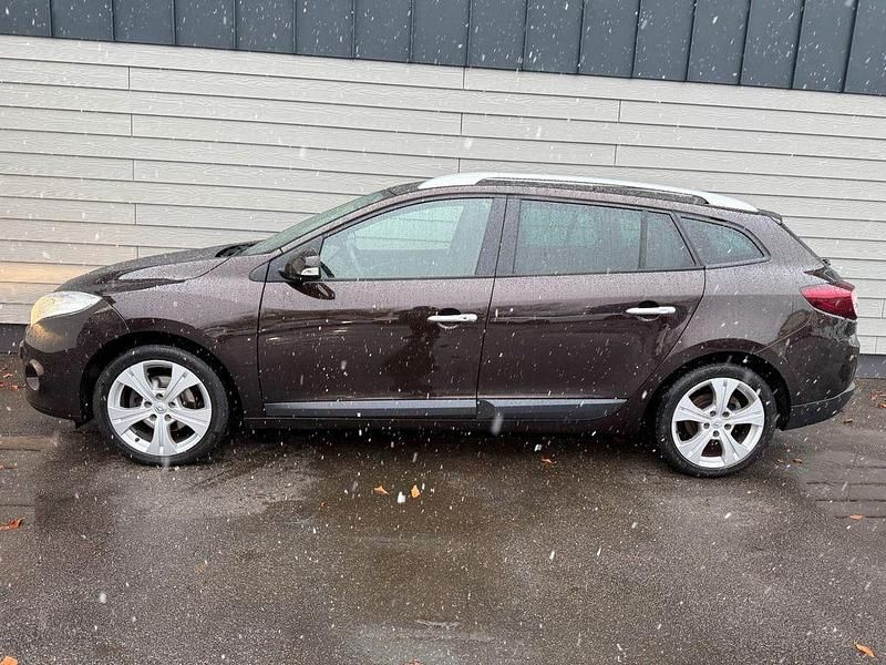 Gebraucht Renault Mégane III Dynamique 131 PS (96 kW) 2011 Braun Limousine