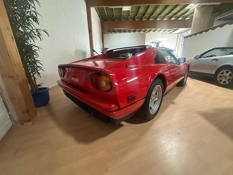 Gebraucht Ferrari 328 256 PS (188 kW) 1987 Rot Coupé
