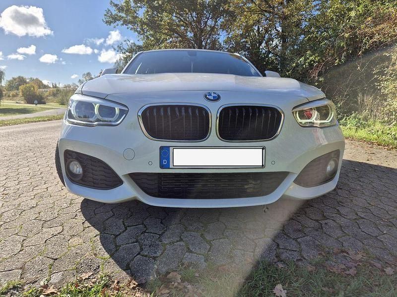 Weiß Gebraucht 2015 BMW 118 M Sport Kleinwagen | 11.900 € (Fairer Preis) - Bild 1/4