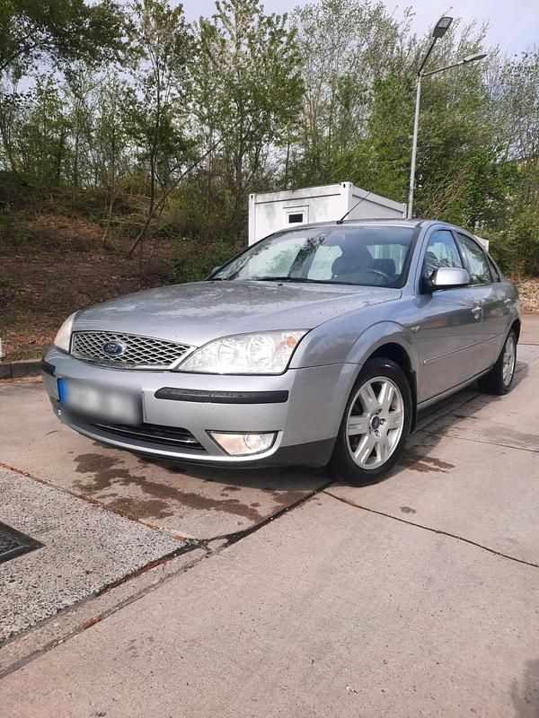 Silber Gebraucht 2004 Ford Mondeo Ghia Limousine | 800 € (Fairer Preis) - Bild 1/4