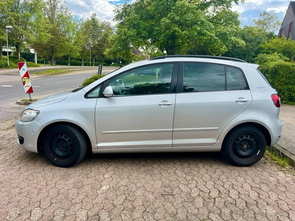 Gebraucht VW Golf VI Comfortline 110 PS (80 kW) 2010 Silber Kleinwagen