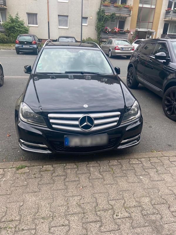 Gebraucht Mercedes C220 Avantgarde 170 PS (125 kW) 2012 Schwarz Kombi