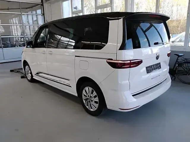 Usado VW Multivan Edition 150 HP (110 kW) 2023 Branco Monovolume