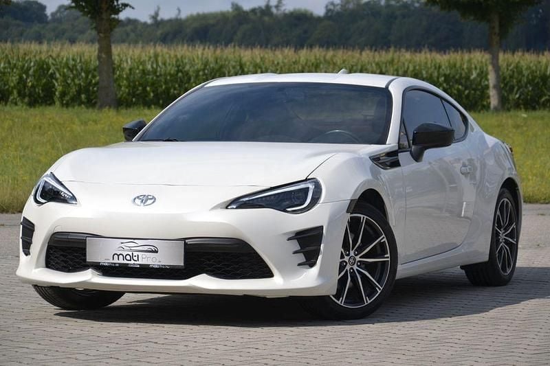 Weiß Gebraucht 2017 Toyota GT86 GT | 22.990 € (Fairer Preis) - Bild 1/4
