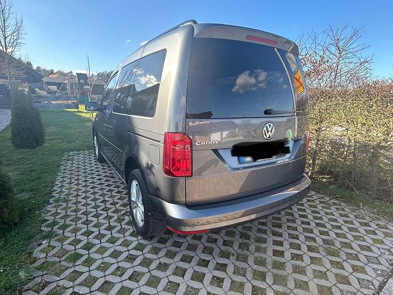 Gebraucht VW Caddy Comfortline 125 PS (91 kW) 2018 Grau Van / Kleinbus