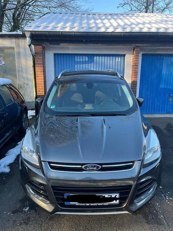Grau Gebraucht 2015 Ford Kuga Individual SUV | 11.499 € (Guter Preis) - Bild 1/4