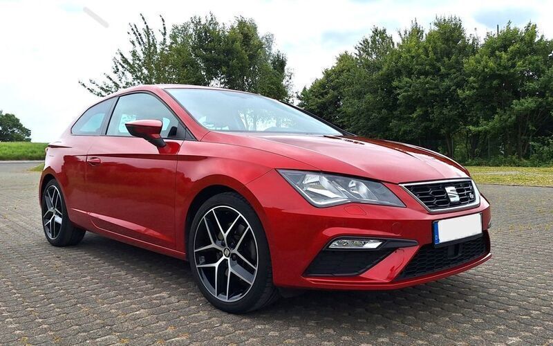 Rot Gebraucht 2018 Seat Leon SC FR Kleinwagen | 15.880 € (Fairer Preis) - Bild 1/4