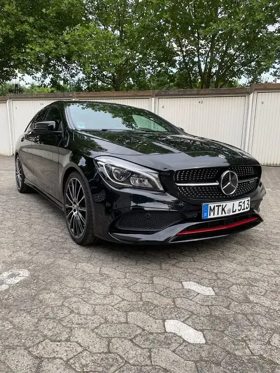 Gebraucht Mercedes CLA250e Shooting Brake AMG 218 PS (160 kW) 2018 Schwarz Kombi