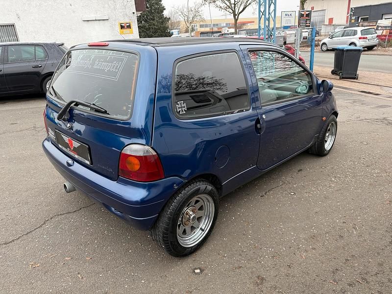 Second-hand Renault Twingo 55 CP (40 kW) 1997 Albastru Hatchback