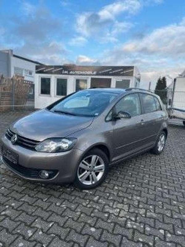 Gebraucht VW Golf VII Match 105 PS (77 kW) 2012 Kaschmirbraun Limousine