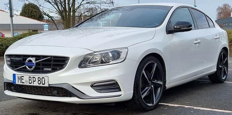 Gebraucht Volvo S60 R-Design 190 PS (139 kW) 2015 Weiß Limousine