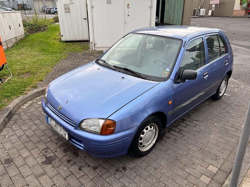 Blau Gebraucht 1997 Toyota Starlet Kleinwagen | 1.200 € (Superpreis) - Bild 1/4