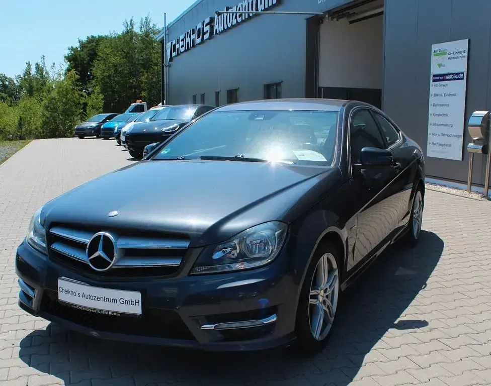 Gebraucht Mercedes C250 204 PS (150 kW) 2011 Grau Coupé