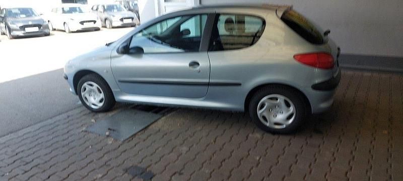 Gebraucht Peugeot 206 60 PS (44 kW) 2001 Grau