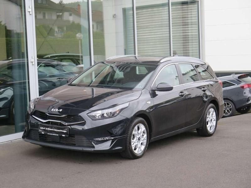 Schwarz Gebraucht 2024 Kia Ceed Sportswagon Comfort Kombi | 22.580 € (Superpreis) - Bild 1/4