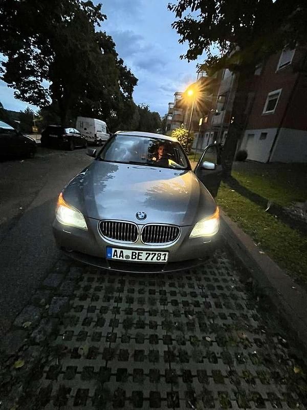 Second-hand BMW 523 177 CP (130 kW) 2006 Gri Berlinǎ