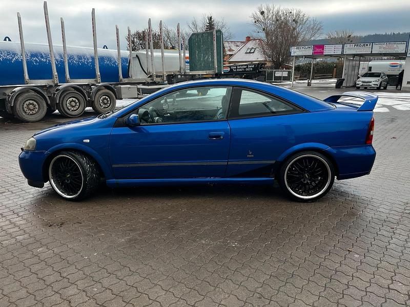 Gebraucht Opel Astra 146 PS (107 kW) 2003 Blau Coupé