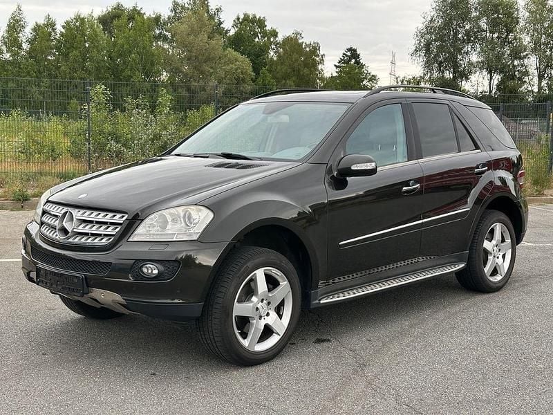 Braun Gebraucht 2007 Mercedes ML320 SUV | 8.000 € (Teuer) - Bild 1/4