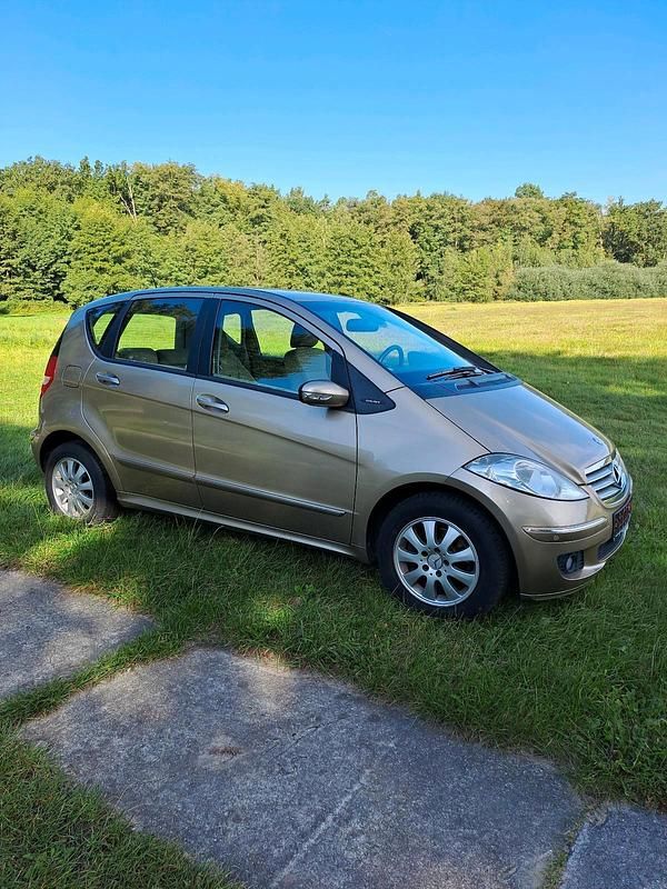Gold Gebraucht 2007 Mercedes A170 Avantgarde Kleinwagen | 4.950 € (Fairer Preis) - Bild 1/4