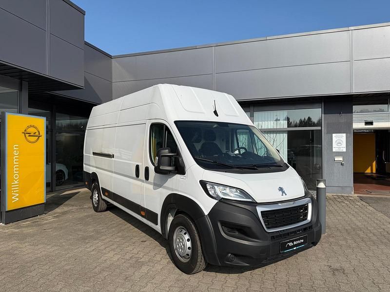 Gebraucht Peugeot Boxer 140 PS (102 kW) 2024 Lackierung weiss icy/deckende lackierung Van