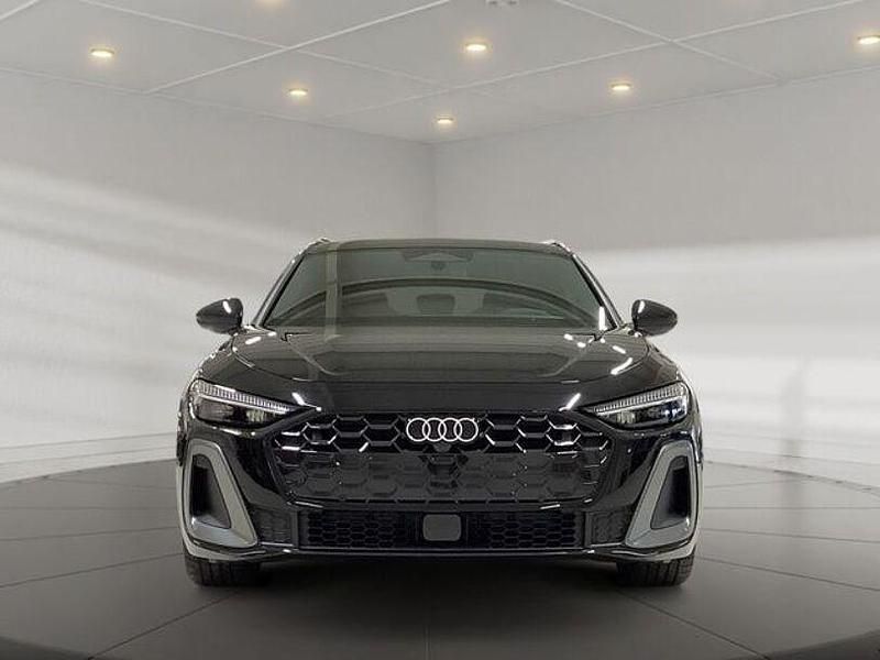 Gebraucht Audi A5 Ambiente 204 PS (150 kW) 2024 Mythosschwarz metallic Coupé