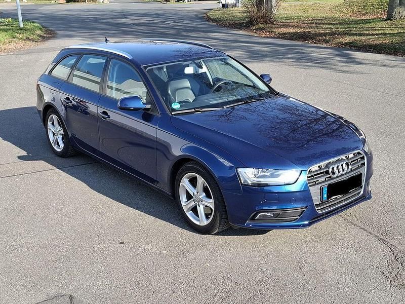Gebraucht Audi A4 Ambition 177 PS (130 kW) 2012 Blau Kombi