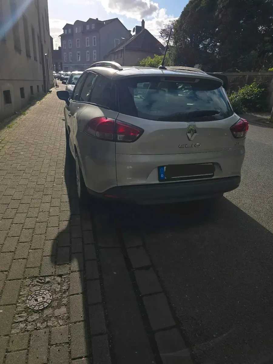 Gebraucht Renault Clio GrandTour 90 PS (66 kW) 2014 Silber Kombi